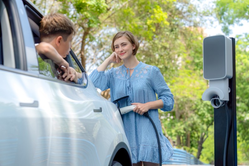 Czy warto kupić używanego elektryka w 2026 roku? Wielki przewodnik dla kupujących